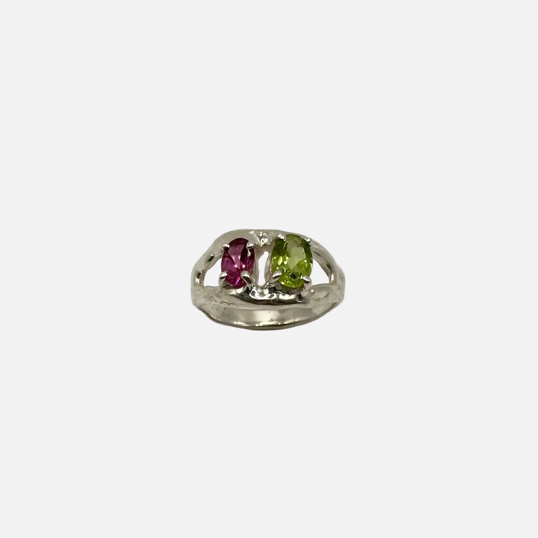 Anello Cercis con pietre naturali