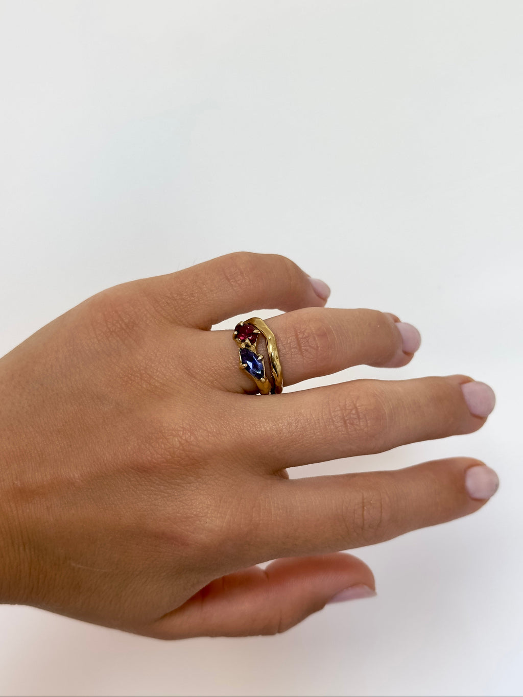 Anello Avel con pietre naturali